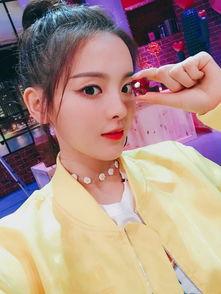 娱乐圈吃瓜杨超越,娱乐圈的“瓜中瓜”,揭秘她的星途历程 第1张 娱乐圈吃瓜杨超越,娱乐圈的“瓜中瓜”,揭秘她的星途历程 第1张